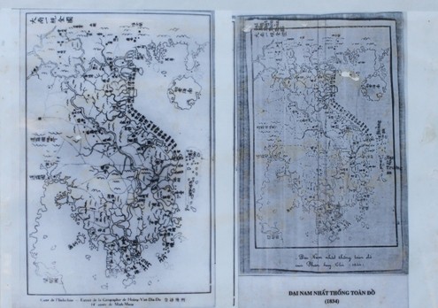 Đại Nam nhất thống toàn đồ đầu thế kỷ 19. Đây là bản đồ nước Việt Nam thời Nguyễn, vẽ khoảng năm 1838. Trên bảo đồ có ghi 2 tên “Hoàng Sa” và “Vạn lý Trường Sa” thuộc lãnh thổ Việt Nam.